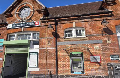 Bensham Manor Apartment | Modern Private Studio - CR7 Fast Transport Links