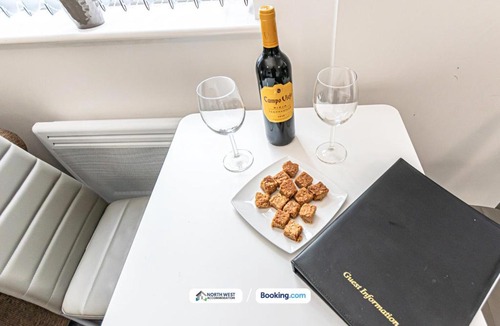 St Helens Apartment | Modern Serviced Apartments in St Helens with Free WiFi Ideal for Leisure or Work Stays by North West Accommodation