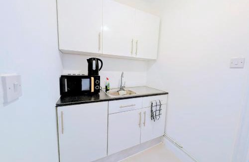 St. Leonard's Apartment | Modern Serviced Studio in London