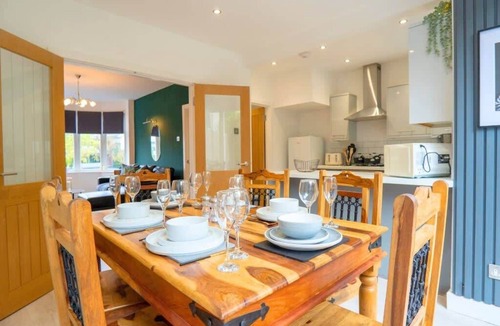 Bloxwich House | Modern Sheldon 3BR Near NEC & BHX