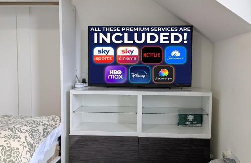 Aylesbury Apartment | Modern Spacious Flat Near Aylesbury Station -Brand new