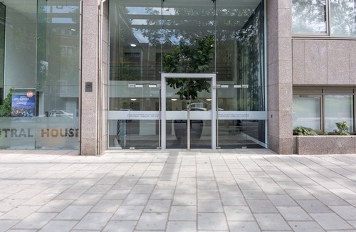 London Borough of Hounslow Apartment | MODERN STUDIO APARTMENT NEAR HEATHROW AIRPORT