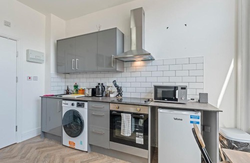 Ilkeston Apartment | Modern Studio Apartment A with Self Check-In & Fast WiFi in Ilkeston
