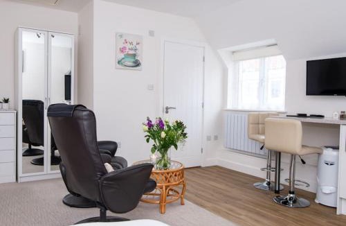 Coleford Apartment | Modern Studio Apartment in Pershore with Free Parking
