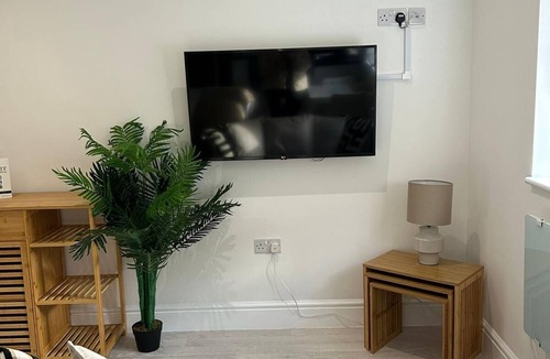 Hereford Apartment | Modern Studio Flat Close to Hereford City Centre