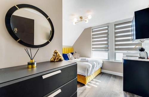 Seven Sisters Apartment | Modern Studio in Excellent Location 8