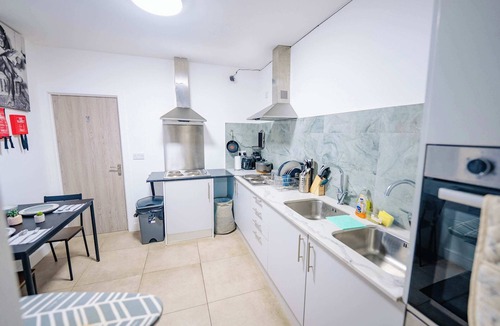 Roath Apartment | Modern Studio with Fast Wifi!