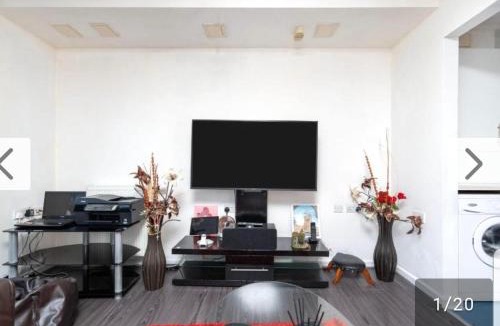 Broad Green Apartment | Modernized 1-Bedroom Flat in Croydon