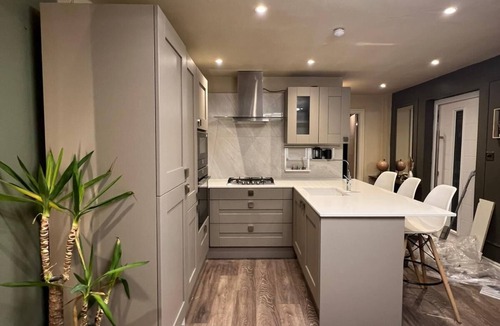 Preston House | Modernized detached 2 bedroom Guest house.