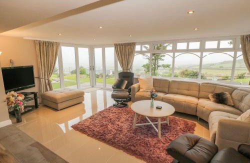 Rhiw House | Moel Yr Wyn