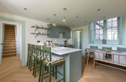 Thornhill House | Montagu