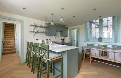 Thornhill House | Montagu
