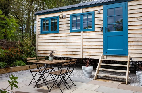 Baslow Cottage | Mr McGregor’s Garden Shepherd's Hut Chatsworth Estate