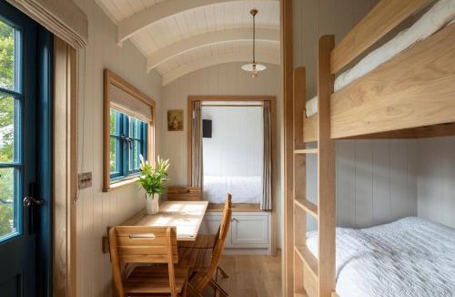 Baslow House | Mr McGregor’s Garden Shepherds Hut Chatsworth Estate