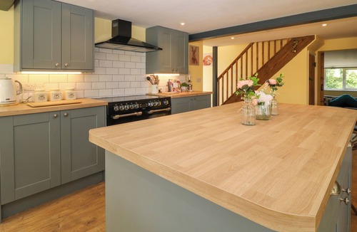 Black Torrington Cottage | MUDDY UDDERS DAIRY, pet friendly, with a garden in Halwill Junction