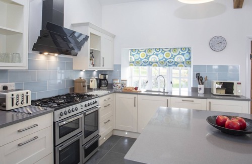 Rhoscolyn Cottage | Mwythus