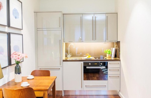 Billingsgate Apartment | Native Monument