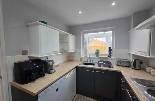 Olton House | NEC Solihull Home | Parking, Garden, JLR & Airport
