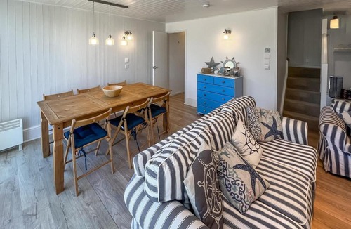 Martin House | Neptune Lodge