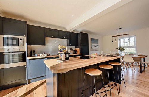 Oxwich House | Netherend - Three Bedroom House, Sleeps 6