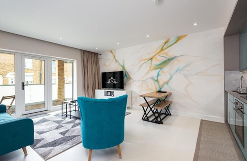 Gillingham Apartment | NeuConnect contractor base near Grain - Apartment 3