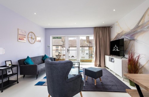 Gillingham Apartment | NeuConnect contractor base near Grain - Apartment 5