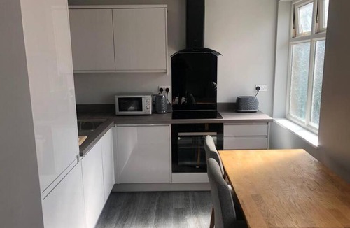 Southbourne Apartment | New 2 bedroom first floor apartment close to beach