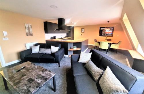 Gloucester Hotel | New County Hotel & Serviced Apartments by RoomsBooked