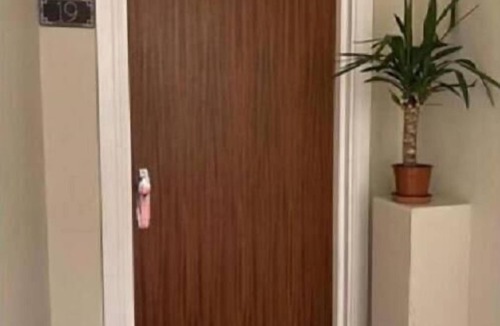 Doncaster Apartment | NEW! Doncaster Central 1 Bed Apartment sleeps 4,