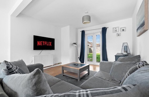 Weston on Trent House | NEW! Spacious 3BR With Private Parking