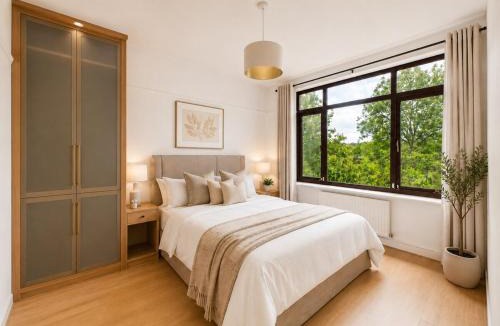Highlands Apartment | NEW Spacious & Comfortable Enfield Home By Signature Stays with FREE Parking