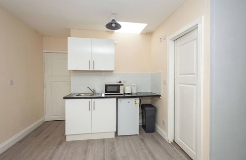 London Borough of Bromley Apartment | *New* Studio Chelsfield Zone 6