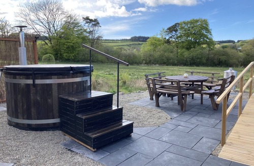 Tal-gareg Cabin | Next Level Glamping in West Wales