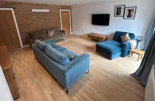 Foxley Cottage | No.2 Badger Sett. Modern home with hottub in Norfolk