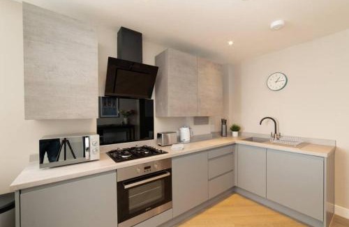 Poole Apartment | No Five Harbour Side