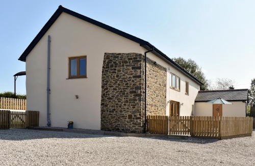 Broadwoodkelly House | North Barn