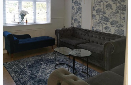 Northampton House | Northampton 2-Bed House with Patio & Parking