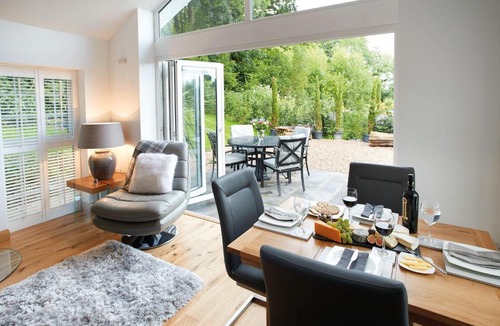 Pencoed House | Nos Da