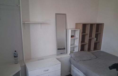Forest Fields House | Nottingham Central Stay