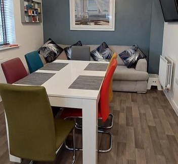 Silverstone House | Number 33