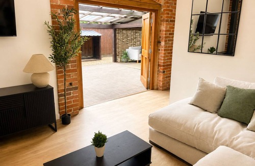 Hanmer House | Oak Barn | 2-Bed Barn Conversion | Sleeps 4