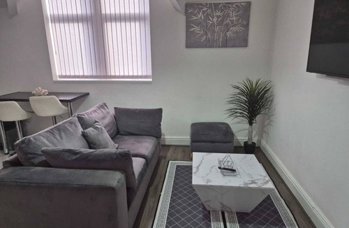 Manchester Apartment | Oak Suite.