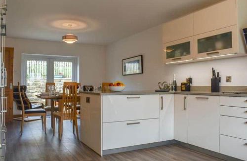 Fence House | Oak Tree Cottage - Pendle - Forest of Bowland
