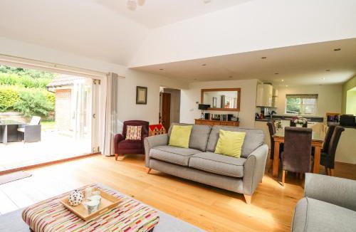 Crostwick House | Oak Tree Lodge