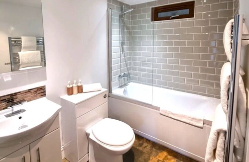 New Forest District House | Oak Tree Rooms