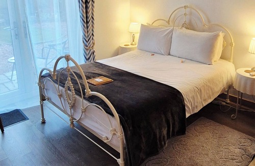New Forest District House | Oak Tree Rooms