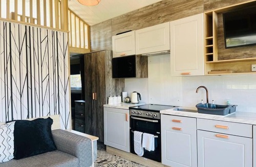 Rhayader House | Oak Tree View