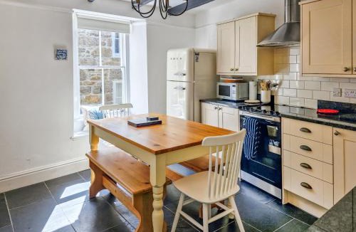 Mousehole House | Oaken Cottage