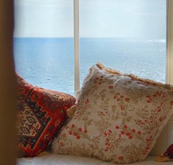 Folkestone Apartment | Ocean Whisper - 2 Bedroom Sea Front Apartment