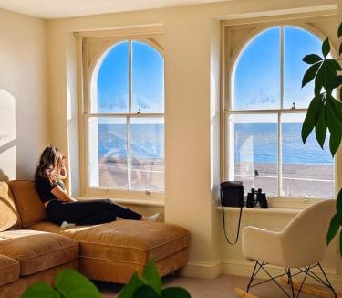 Folkestone Apartment | Ocean Whisper - 2 Bedroom Sea Front Apartment